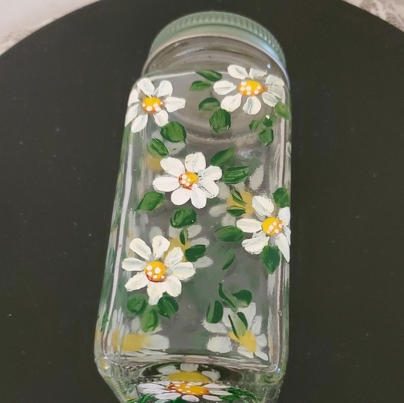 One Handmade Spice or Storage Bottle with Daisies, All Occasion gift - Picture 5 of 7